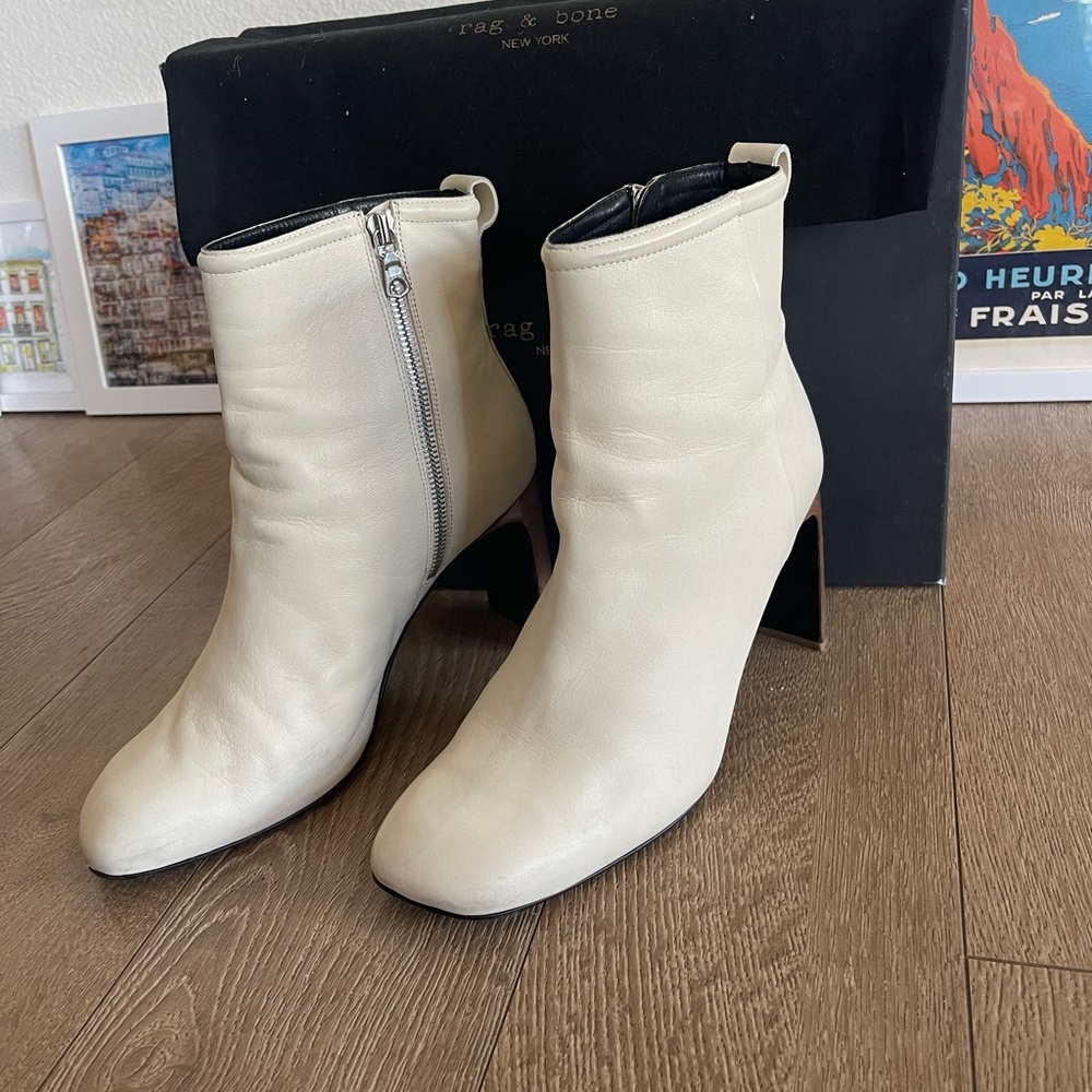 Rag & Bone Cream Ellis Boot in size 10